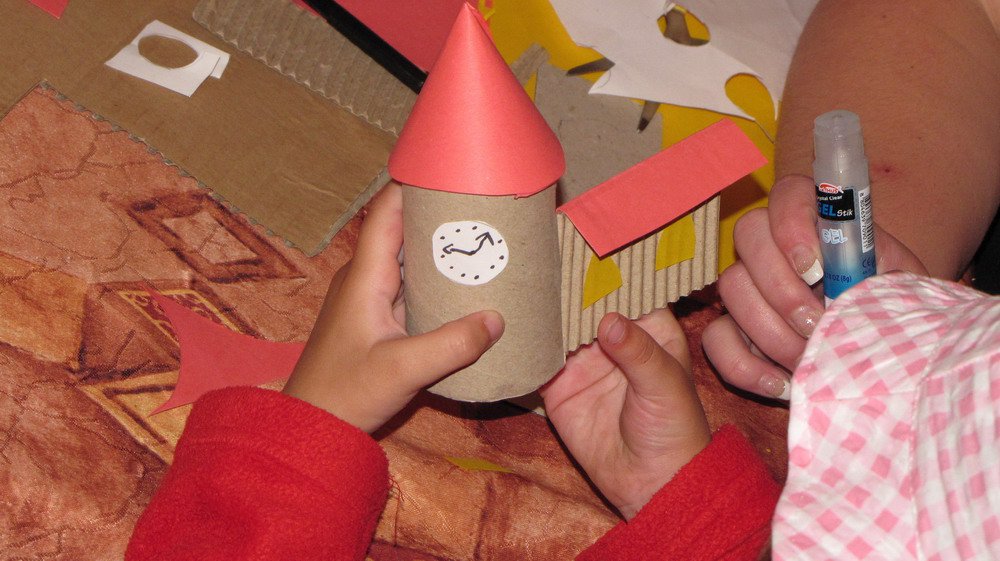 V dílně si děti mohly mimo jiné vyrobit i maketu kostela: