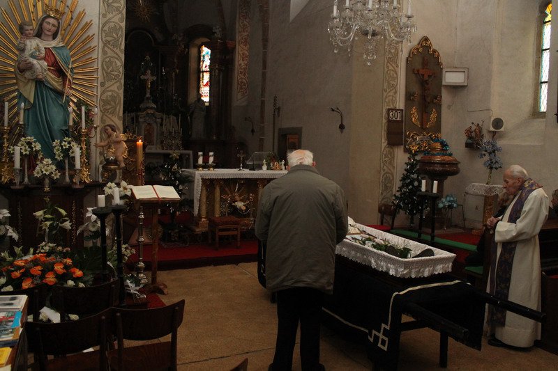Farní kostel v Mohelně, kde otec Jan Kabátek sloužil přes 42 let.