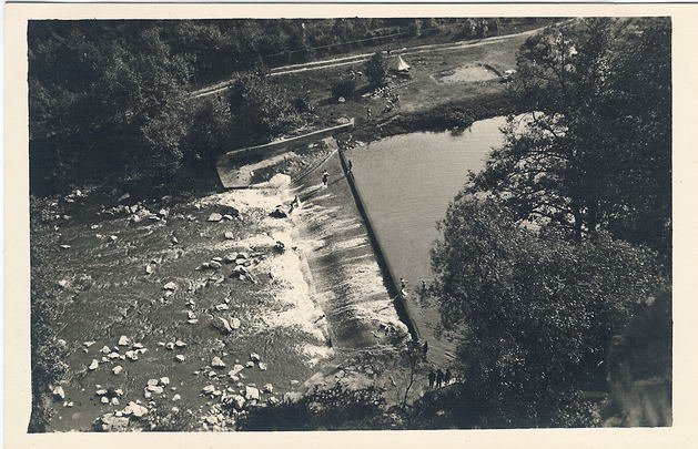 Splav na řece Oslavě u Vydrova mlýna.